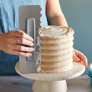 The Pampered Chef Icing Smoother